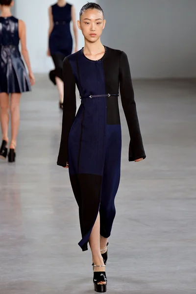 Look 16